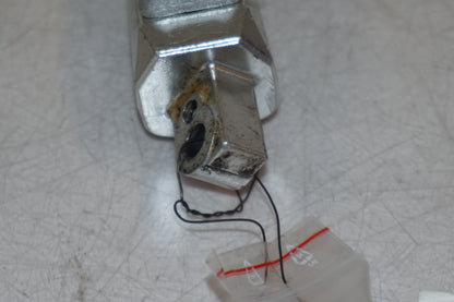 Snett uppifrån på Fotpinne från en Suzuki GSF 650 -2011 motorcykel.