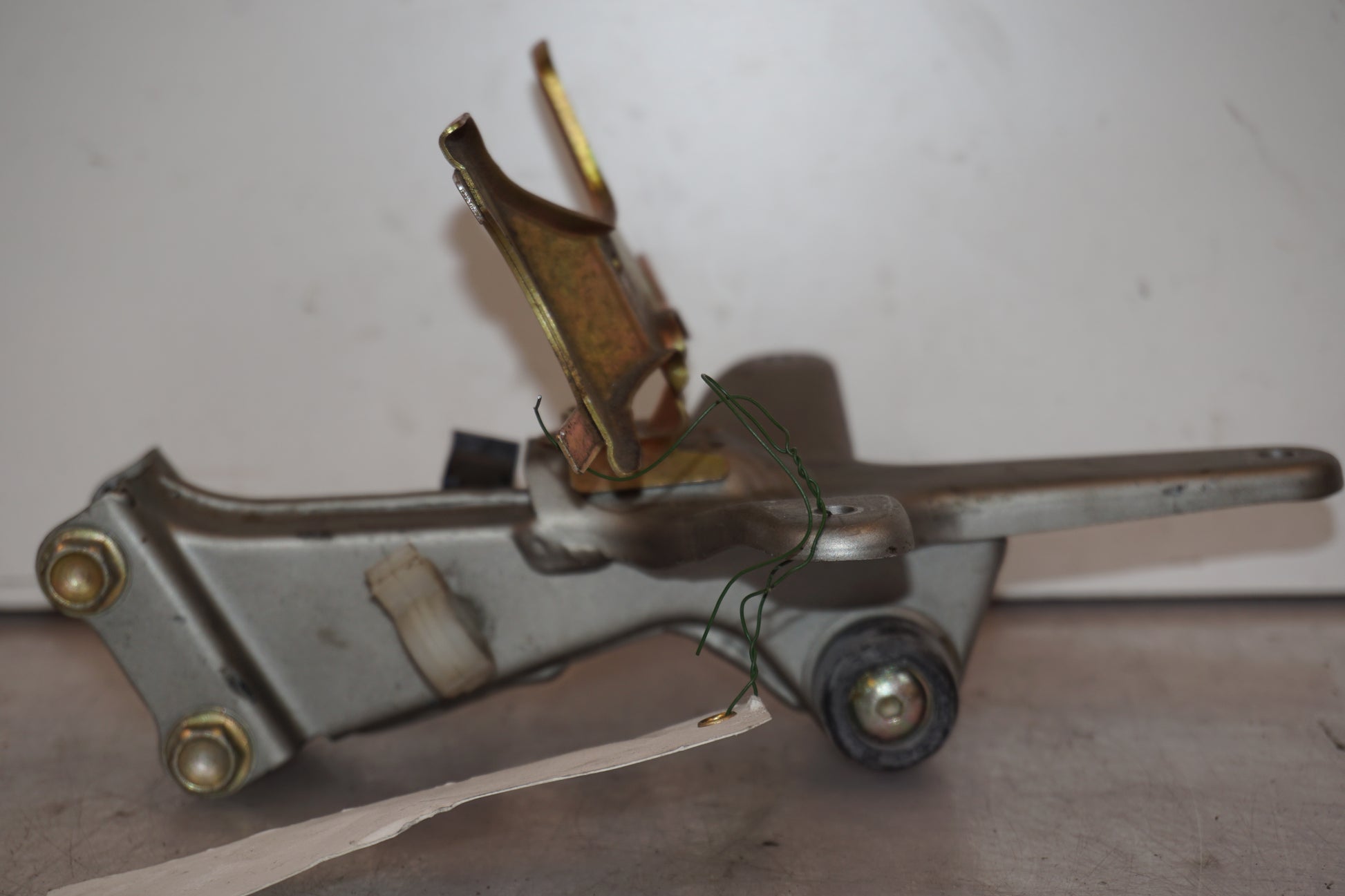 Snett uppifrån på Kåpstag från en Cagiva Gran Canyon 900 ie -1998 motorcykel.