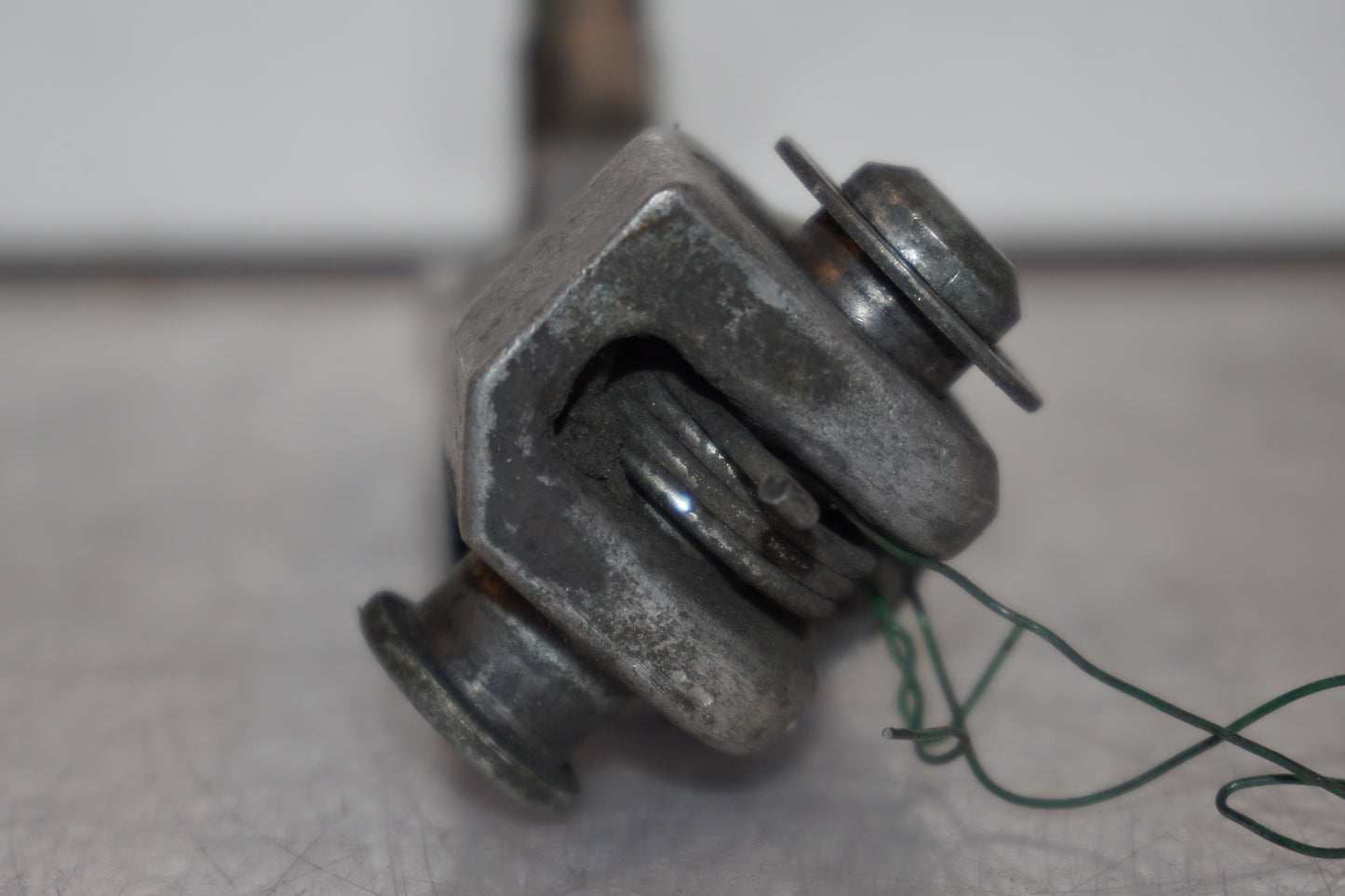 Snett uppifrån på Fotpinne från en Kawasaki ZX-6R -1997 motorcykel.