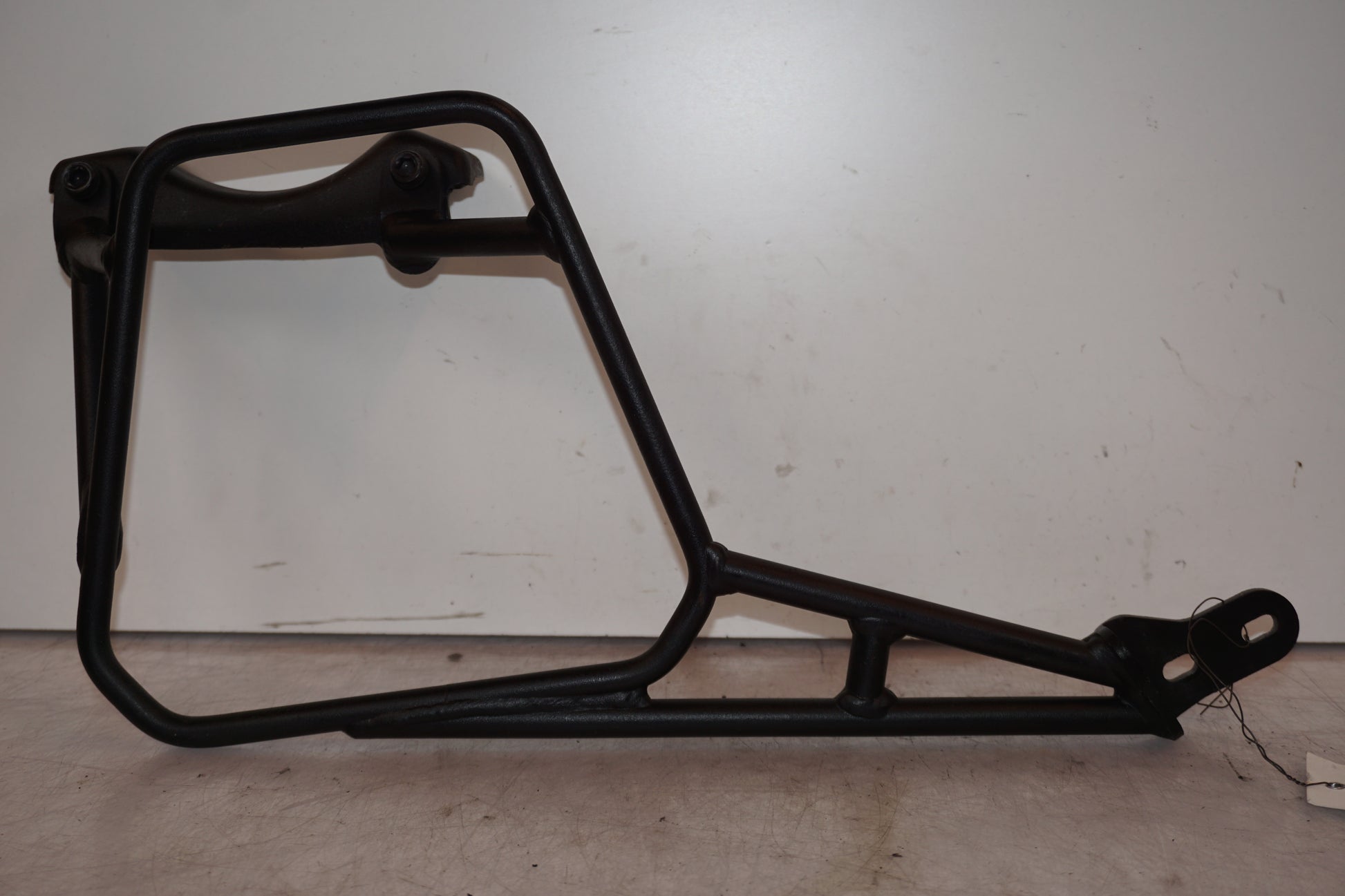 Framsidan på Passagerarhandtag från en Ducati Scrambler 800 -2016 motorcykel.