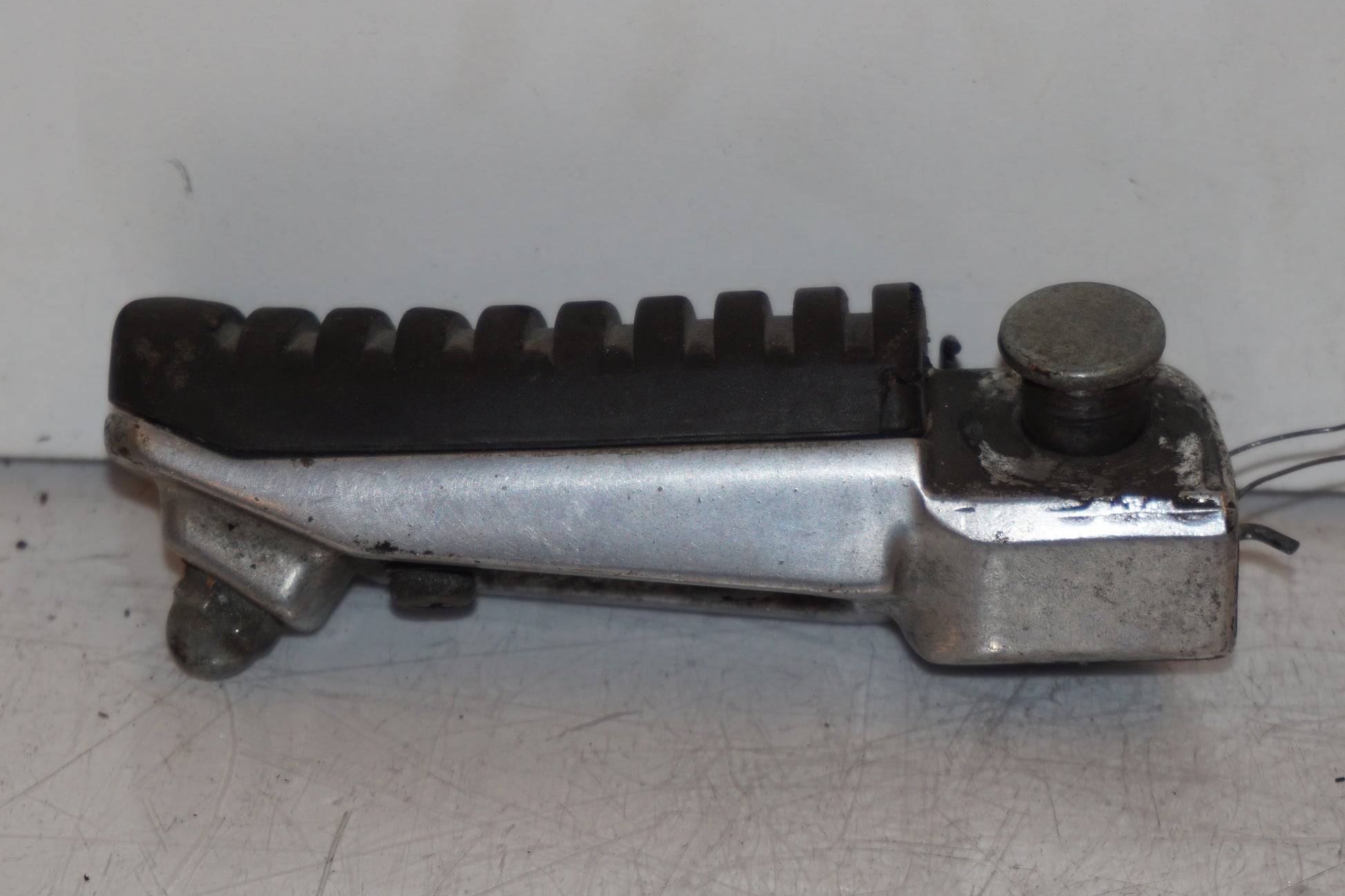 Baksidan på Fotpinne från en Kawasaki ZX-6R -1998 motorcykel.