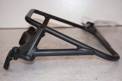 Höger sida på Passagerarhandtag från en Ducati Scrambler 800 -2016 motorcykel.