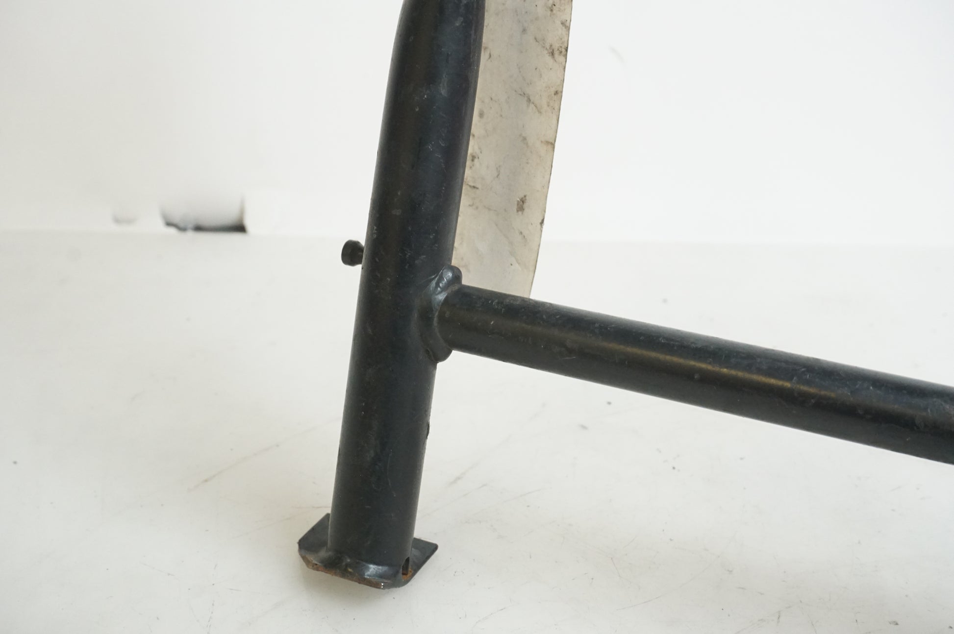 Höger sida på Centralstöd från en Triumph Sprint ST -2007 motorcykel.