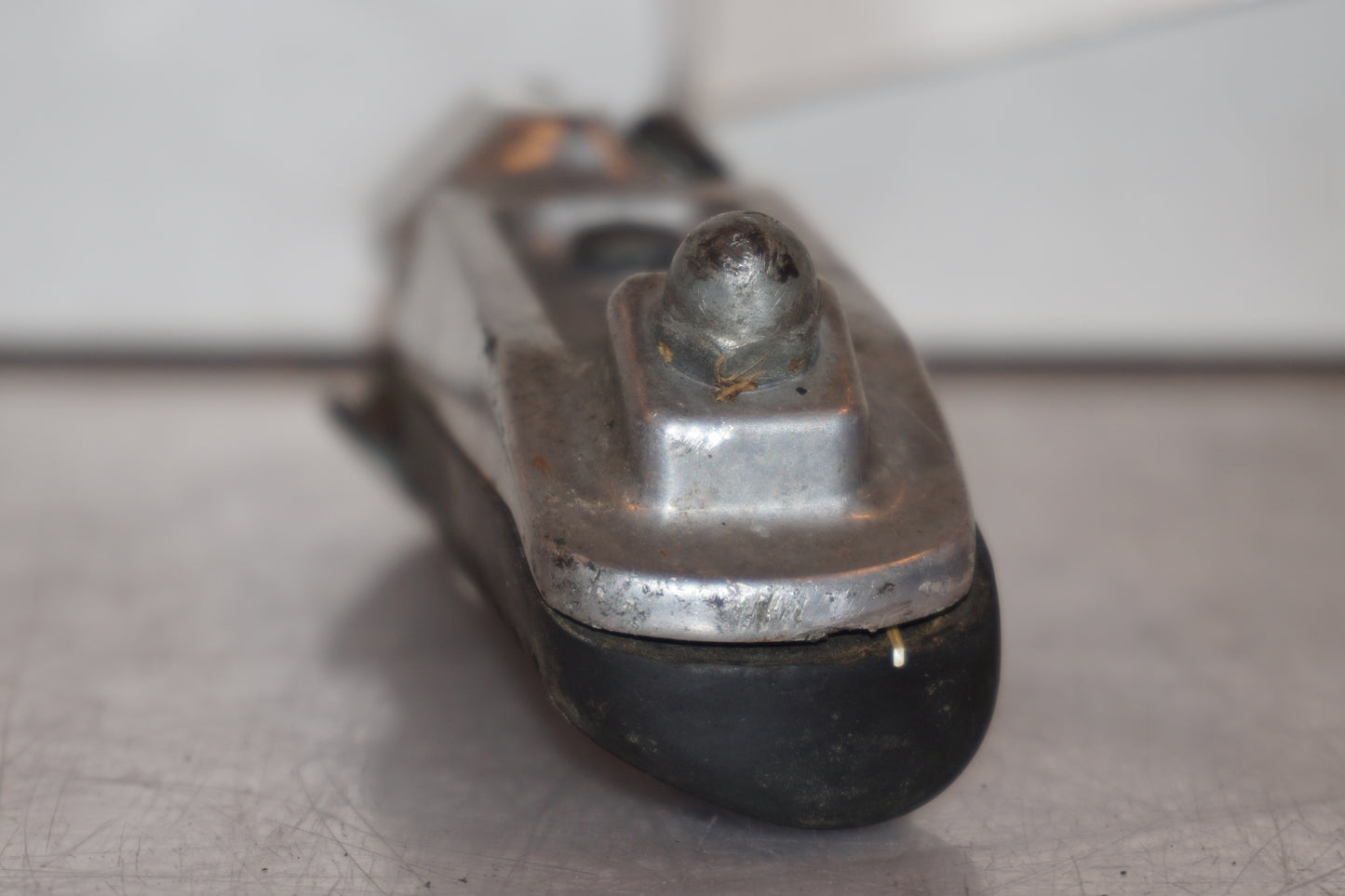 Snett uppifrån på Fotpinne från en Kawasaki ZX-6R -1998 motorcykel.