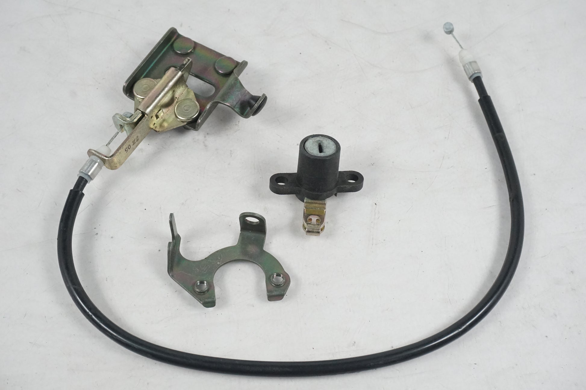 Framsidan på Sadellåsmekanism från en Yamaha YZF 1000 R1 -1998 motorcykel.