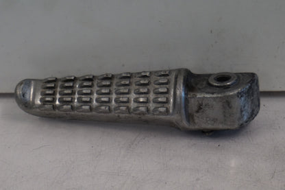 Framsidan på Fotpinne från en Kawasaki Versys 650 -2007 motorcykel.