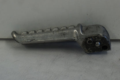 Baksidan på Fotpinne från en Kawasaki Versys 650 -2007 motorcykel.