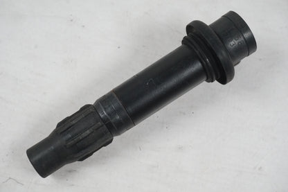 Baksidan på Tändspole från en Yamaha YZF 1000 R1 -2008 motorcykel.