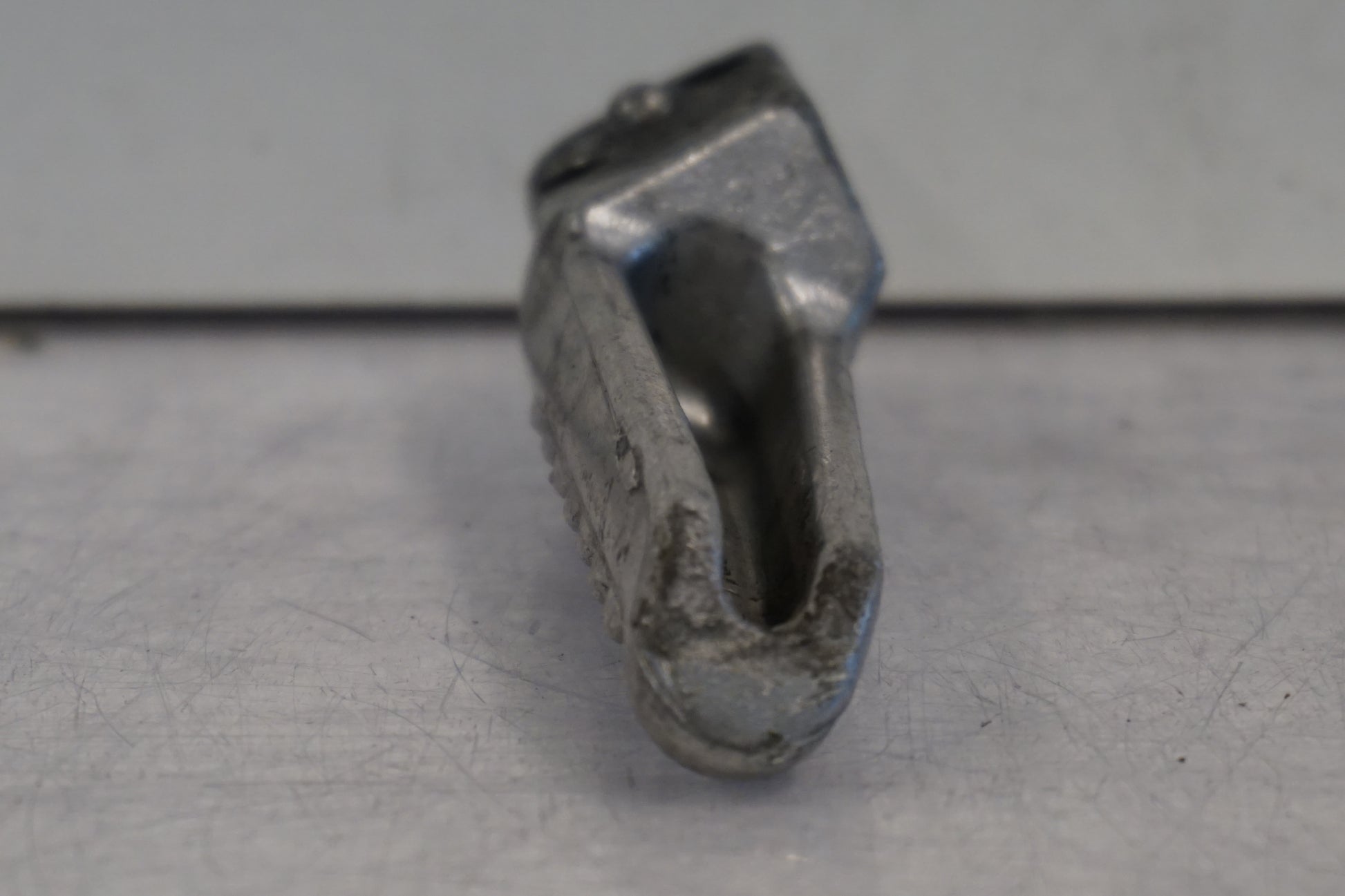 Snett uppifrån på Fotpinne från en Kawasaki Versys 650 -2007 motorcykel.