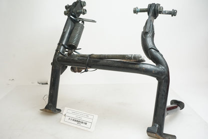 Framsidan på Centralstöd från en Yamaha FZ-6 -2005 motorcykel.