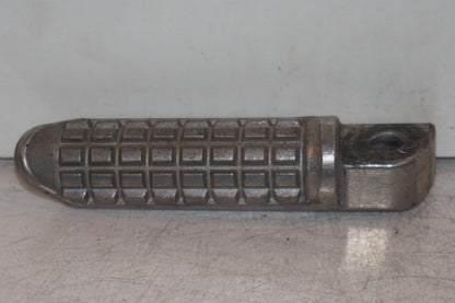 Framsidan på Fotpinne från en Kawasaki Ninja 300 -2014 motorcykel.