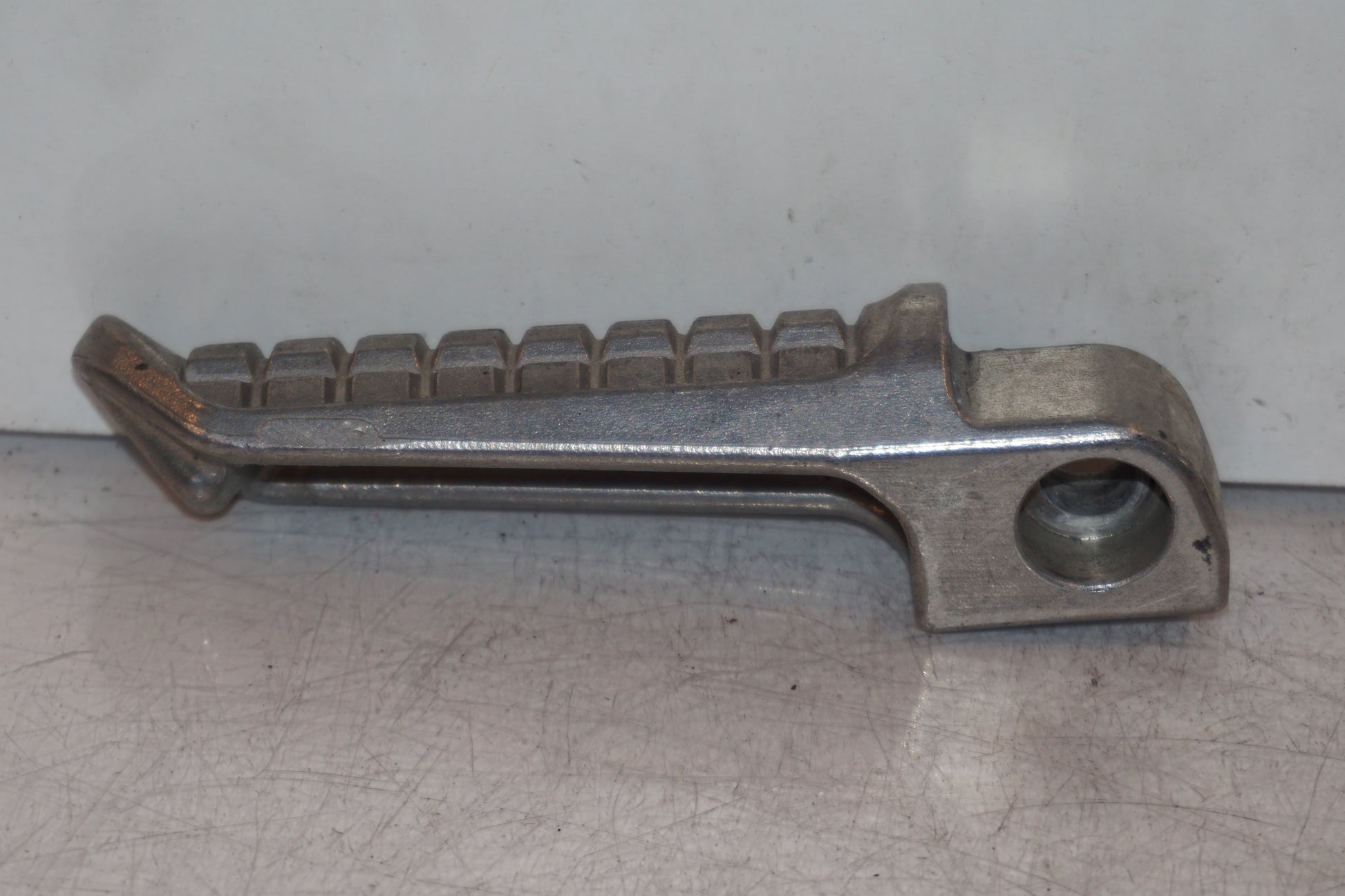 Baksidan på Fotpinne från en Kawasaki Ninja 300 -2014 motorcykel.