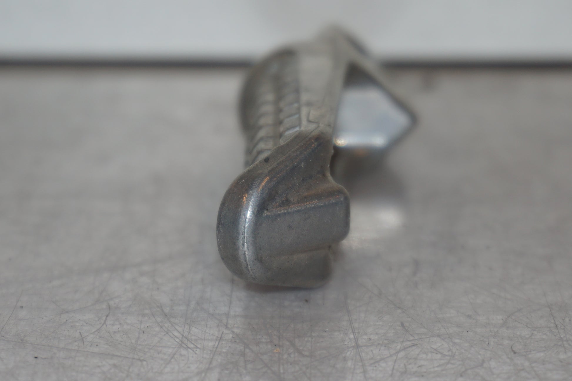 Snett uppifrån på Fotpinne från en Kawasaki Ninja 300 -2014 motorcykel.