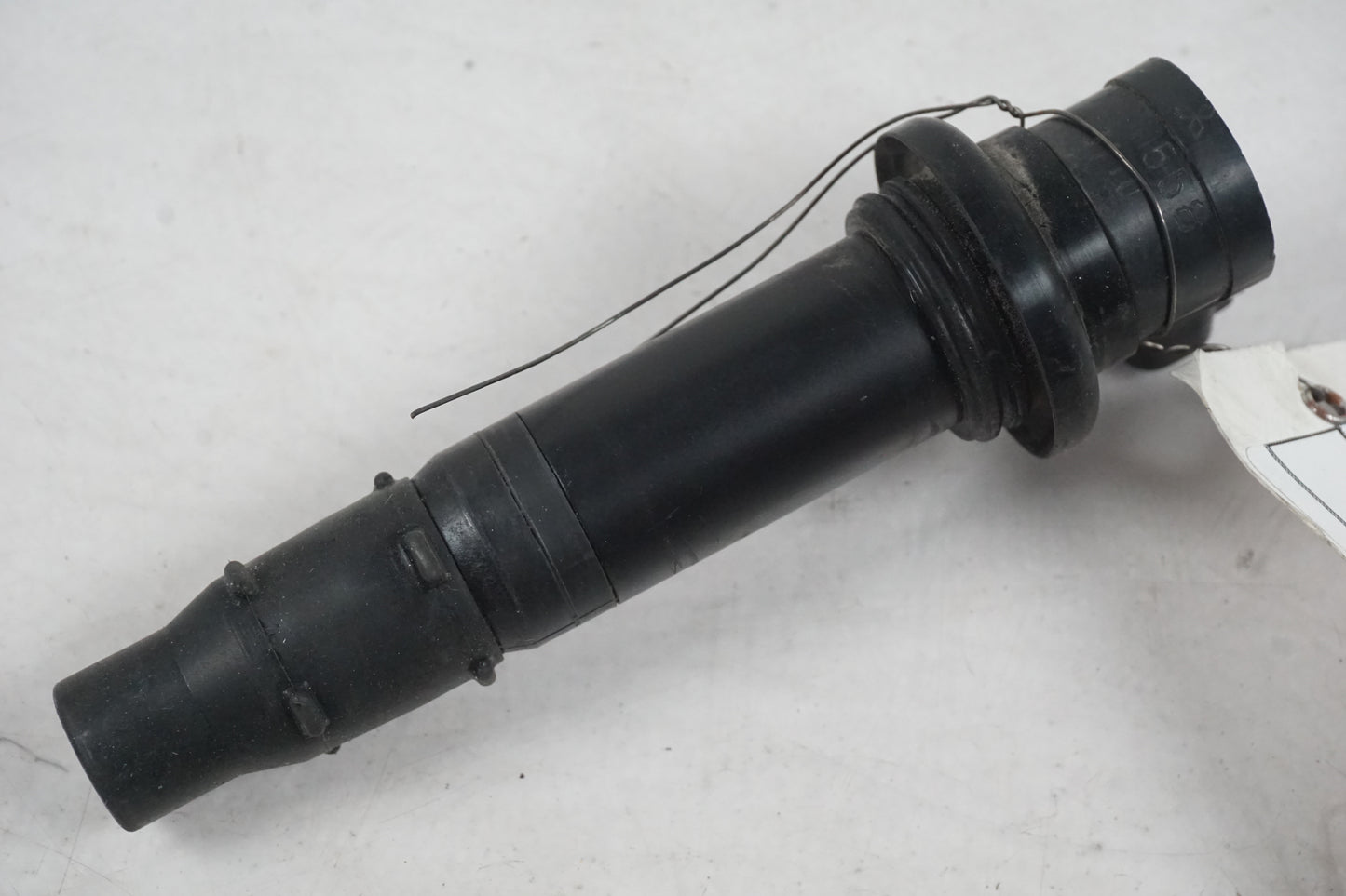 Baksidan på Tändspole från en Yamaha YZF 1000 R1 -2003 motorcykel.