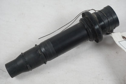 Baksidan på Tändspole från en Yamaha YZF 1000 R1 -2003 motorcykel.