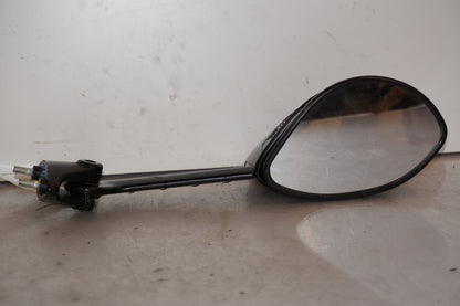 Framsidan på Backspegel från en Kawasaki ZZ-R 1400 -2014 motorcykel.