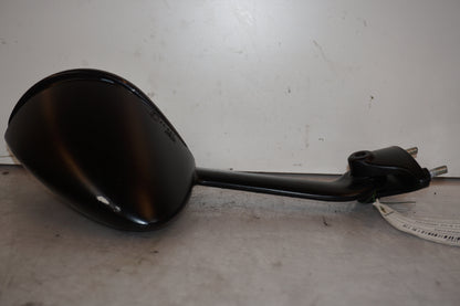 Vänster sida på Backspegel från en Kawasaki ZZ-R 1400 -2014 motorcykel.