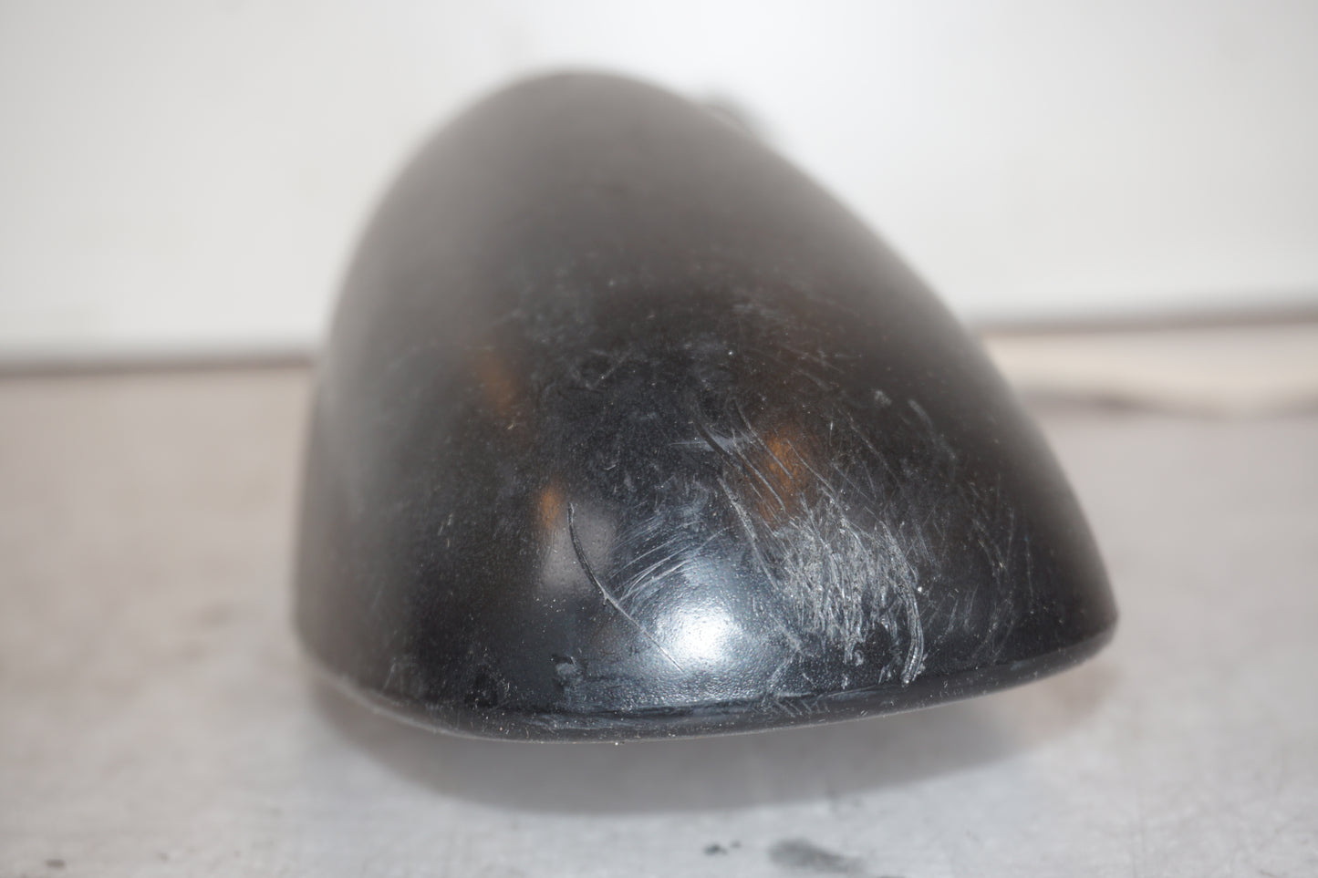 Snett nerifrån på Backspegel från en Kawasaki ZR-X 1200 S -2001 motorcykel.