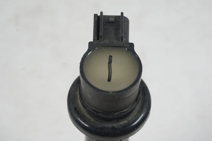 Höger sida på Tändspole från en Yamaha YZF 1000 R1 -2009 motorcykel.