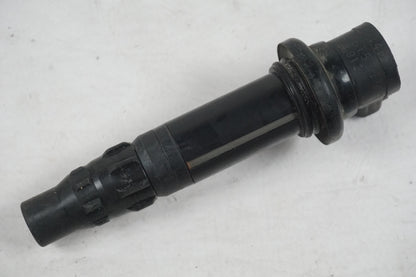 Baksidan på Tändspole från en Yamaha YZF 1000 R1 -2009 motorcykel.