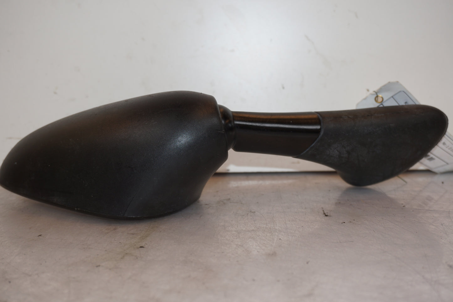 Vänster sida på Backspegel från en Kawasaki ZR-X 1200 S -2001 motorcykel.