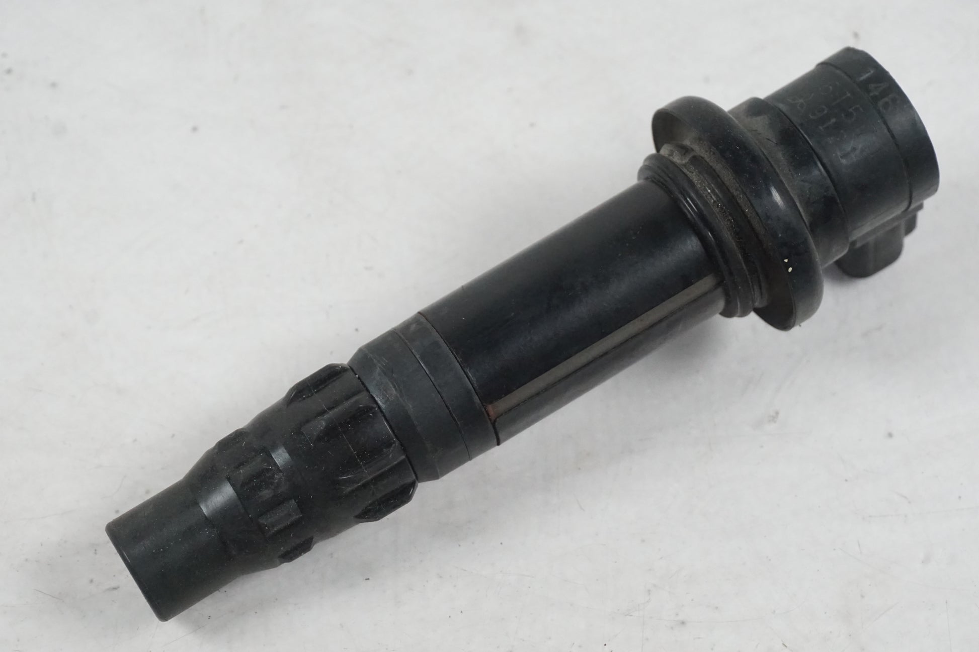 Baksidan på Tändspole från en Yamaha YZF 1000 R1 -2009 motorcykel.