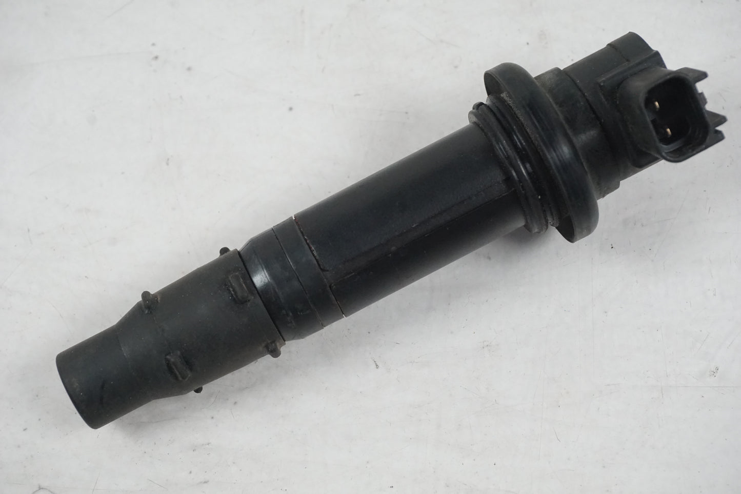 Framsidan på Tändspole från en Yamaha FZ-1 N -2007 motorcykel.