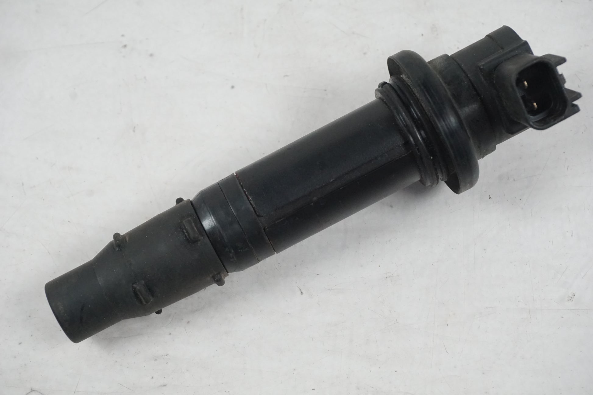 Framsidan på Tändspole från en Yamaha FZ-1 N -2007 motorcykel.