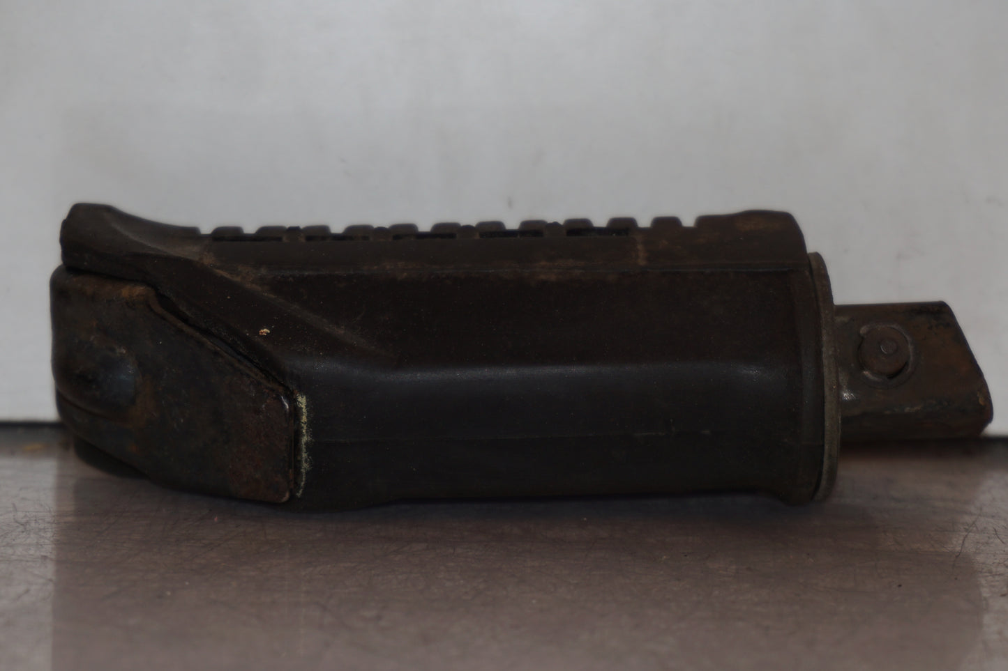 Höger sida på Fotpinne från en Suzuki GS 500 -2004 motorcykel.