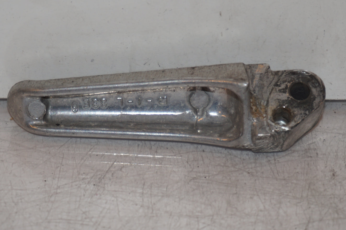 Baksidan på Fotpinne från en Suzuki GSX-R 600 -1999 motorcykel.