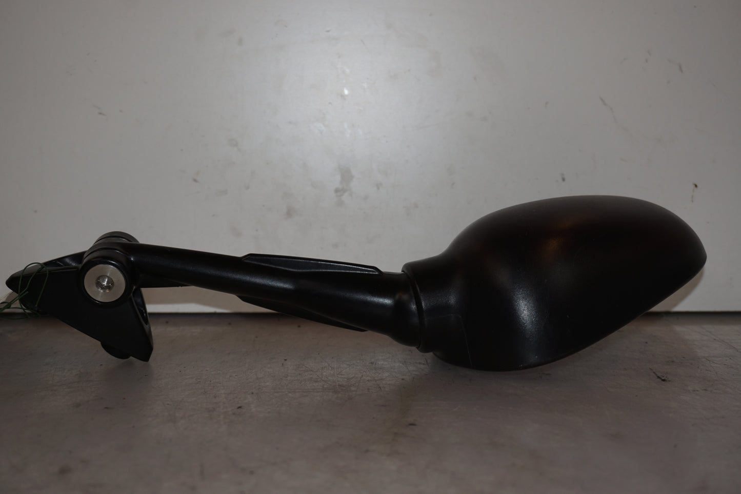 Vänster sida på Backspegel från en BMW F 800 ST -2007 motorcykel.