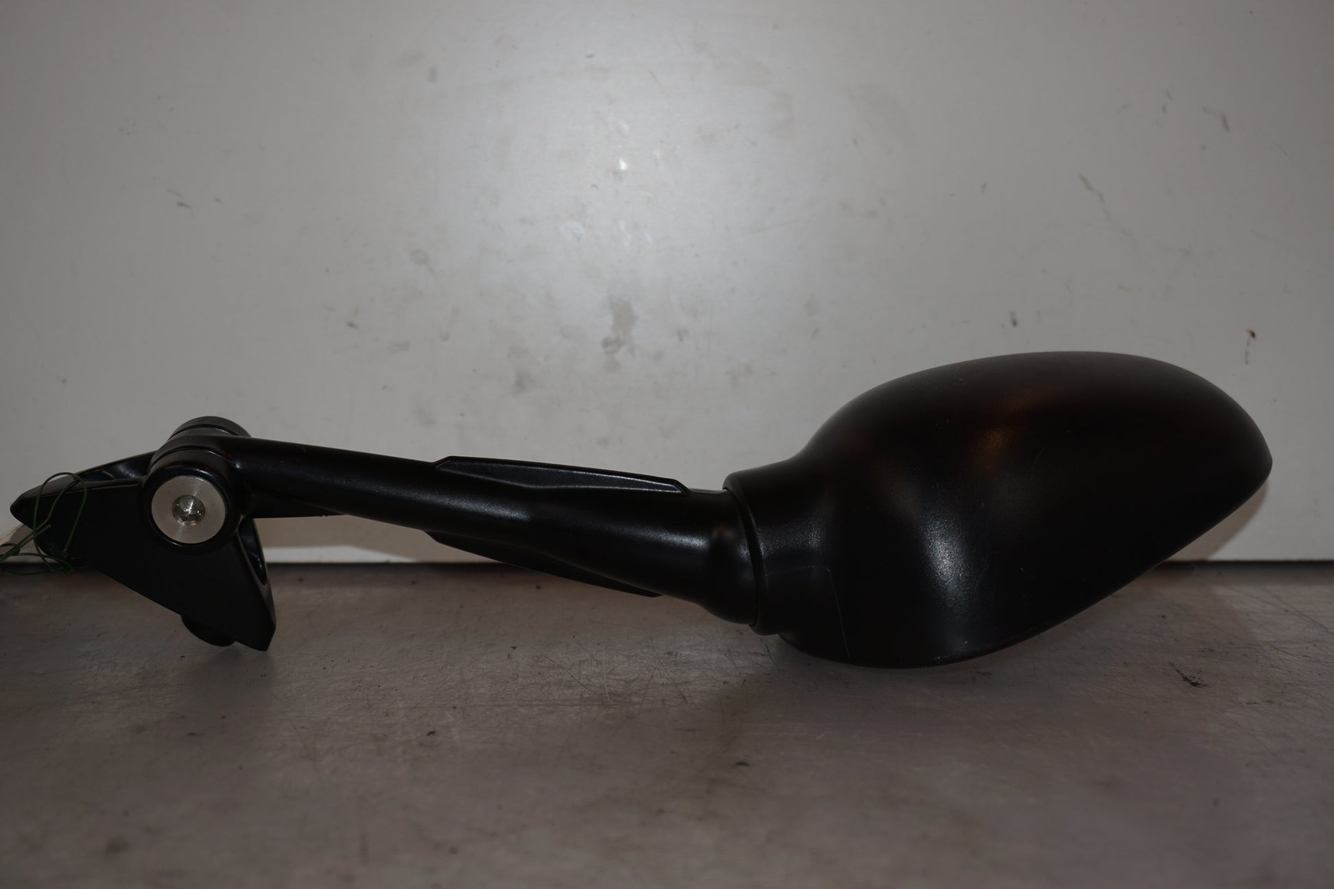 Vänster sida på Backspegel från en BMW F 800 ST -2007 motorcykel.