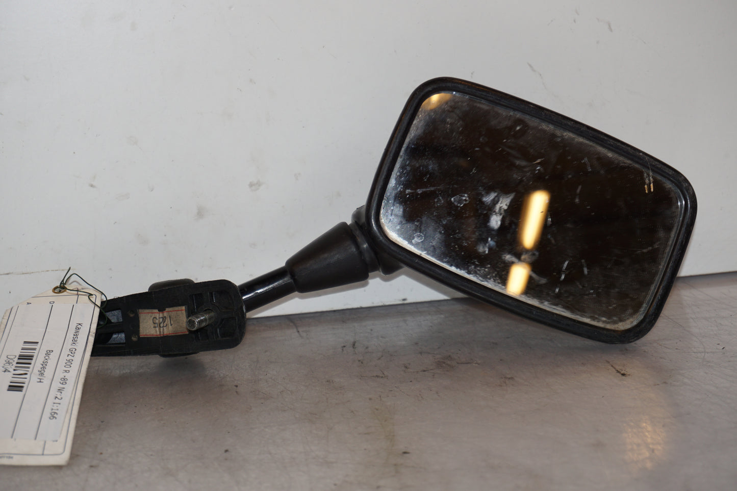 Framsidan på Backspegel från en Kawasaki GPZ 900 -1989 motorcykel.