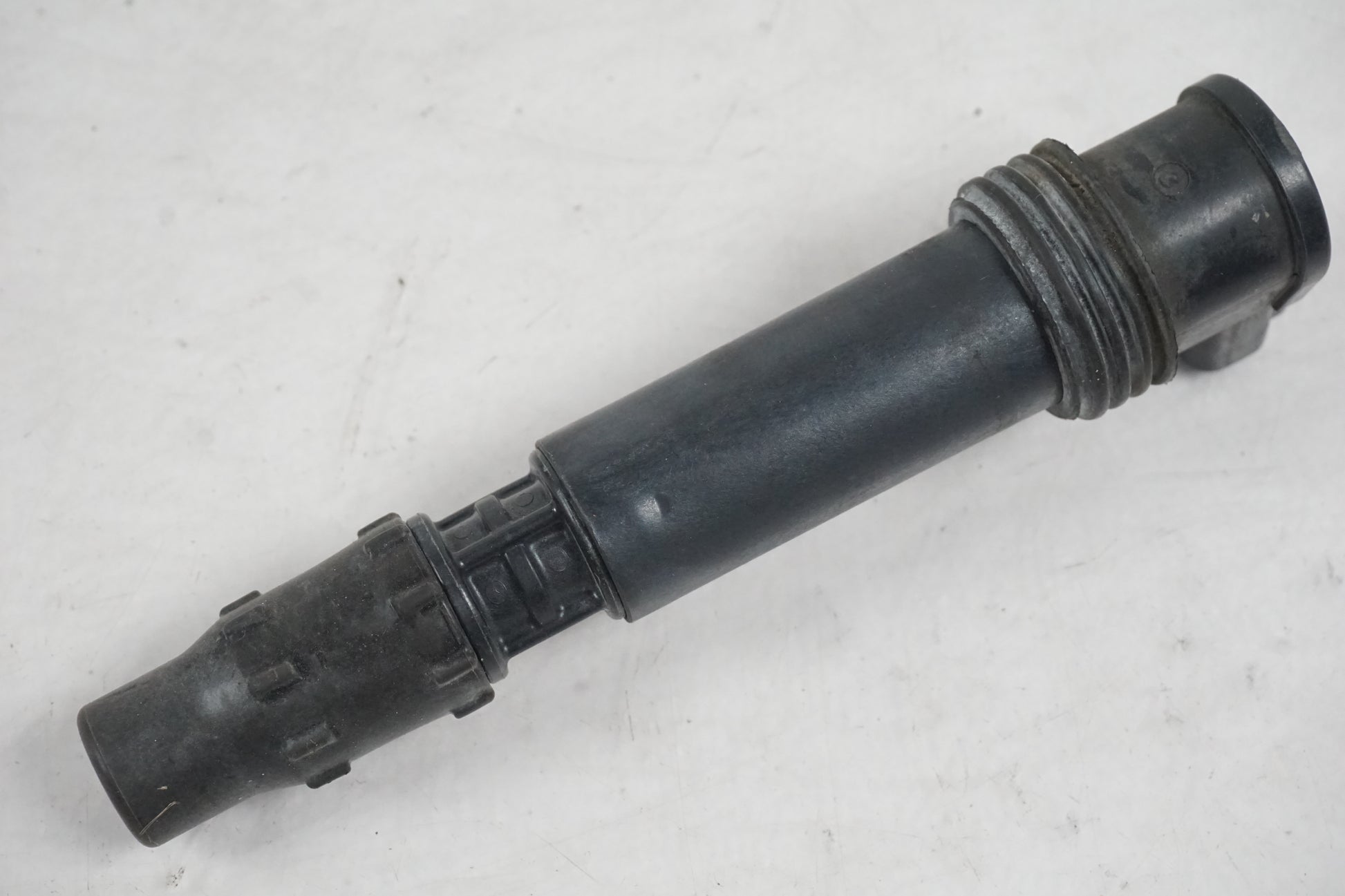 Baksidan på Tändspole från en Triumph Daytona 675 -2011 motorcykel.