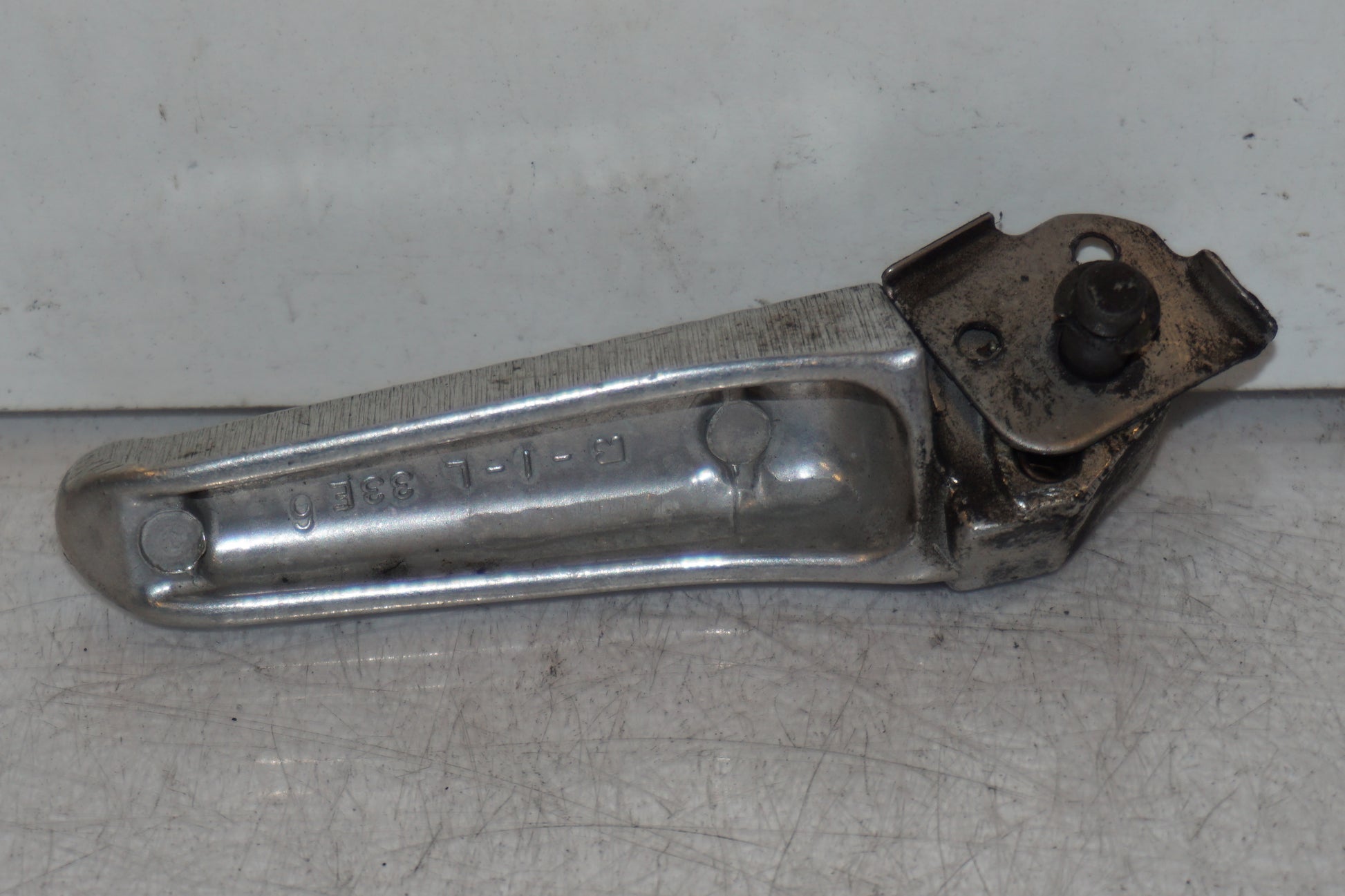 Baksidan på Fotpinne från en Suzuki GSX-R 600 -2000 motorcykel.