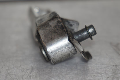 Vänster sida på Fotpinne från en Suzuki GSX-R 600 -2000 motorcykel.