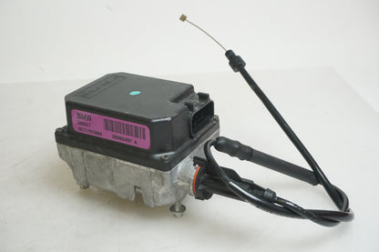 Framsidan på Farthållarservo från en BMW R 1200 RT -2013 motorcykel.