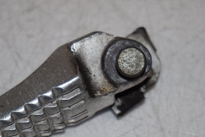 Snett nerifrån på Fotpinne från en Suzuki GSX-R 600 -2000 motorcykel.