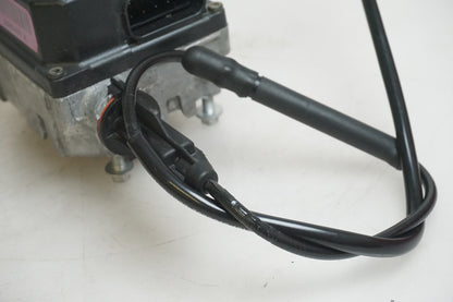 Höger sida på Farthållarservo från en BMW R 1200 RT -2013 motorcykel.