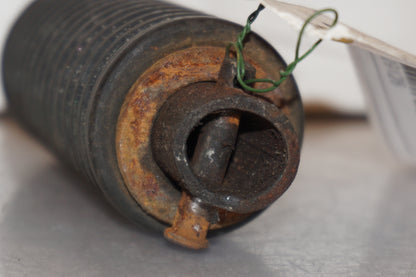 Vänster sida på Fotpinne från en Suzuki DR 750 S -1988 motorcykel.