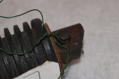 Snett uppifrån på Fotpinne från en Suzuki DR 750 S -1988 motorcykel.