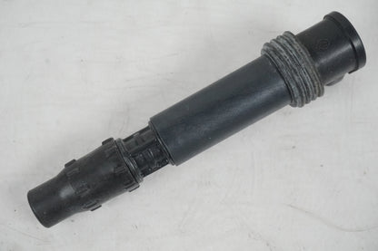 Baksidan på Tändspole från en Triumph Street Triple -2011 motorcykel.