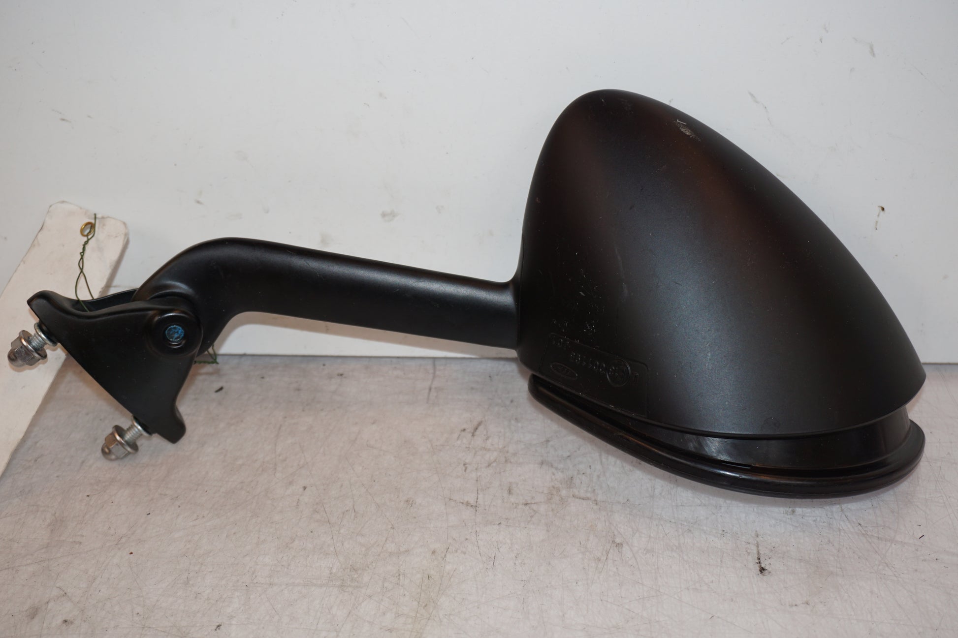 Baksidan på Backspegel från en Kawasaki ZZ-R 1400 -2010 motorcykel.