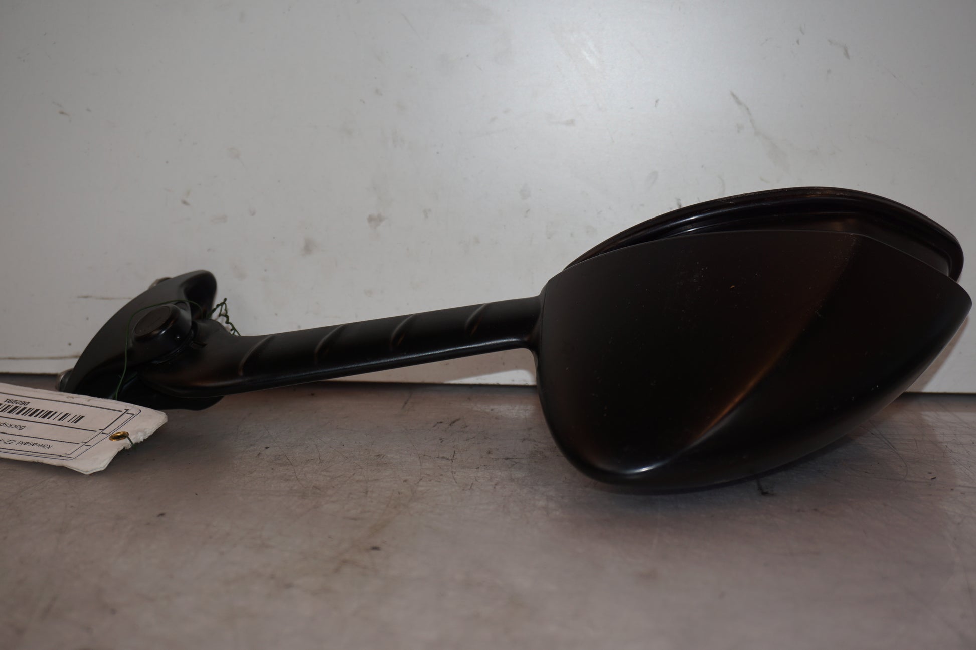 Höger sida på Backspegel från en Kawasaki ZZ-R 1400 -2010 motorcykel.