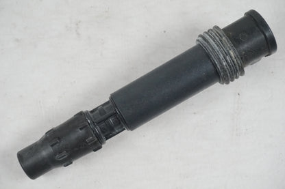 Baksidan på Tändspole från en Triumph Street Triple -2011 motorcykel.