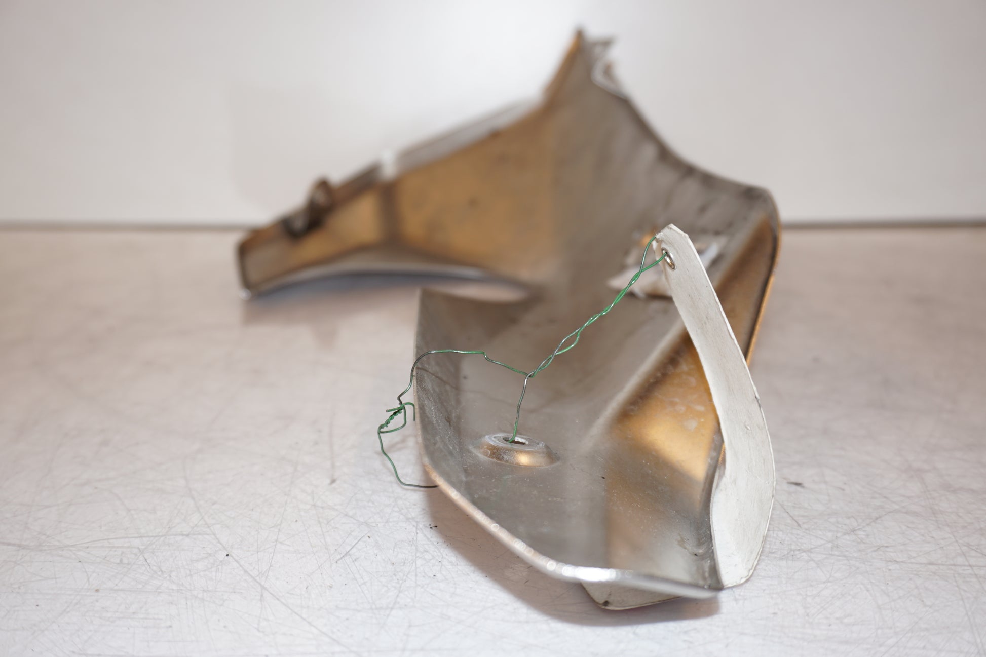 Vänster sida på Magkåpa från en BMW R 1250 RS -2020 motorcykel.