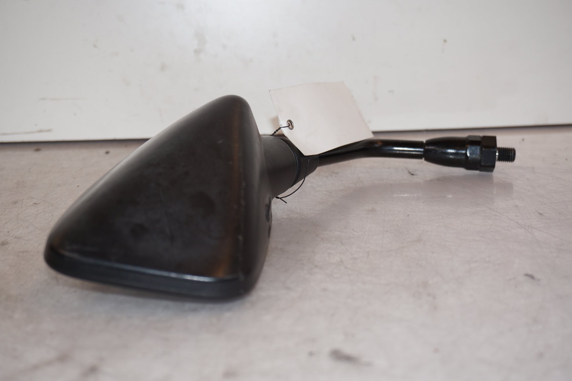 Snett uppifrån på Backspegel från en Kawasaki Z 1000 -2003 motorcykel.