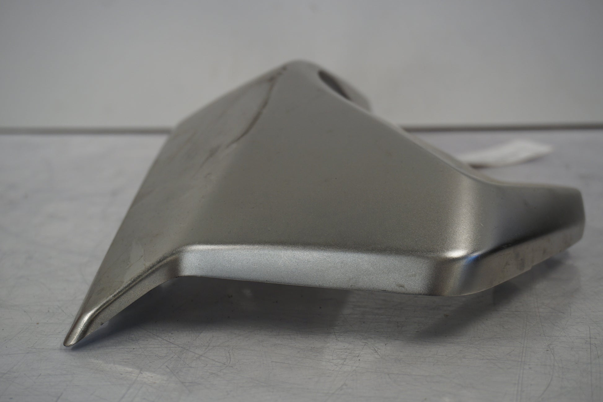 Höger sida på Magkåpa från en BMW R 1250 RS -2020 motorcykel.