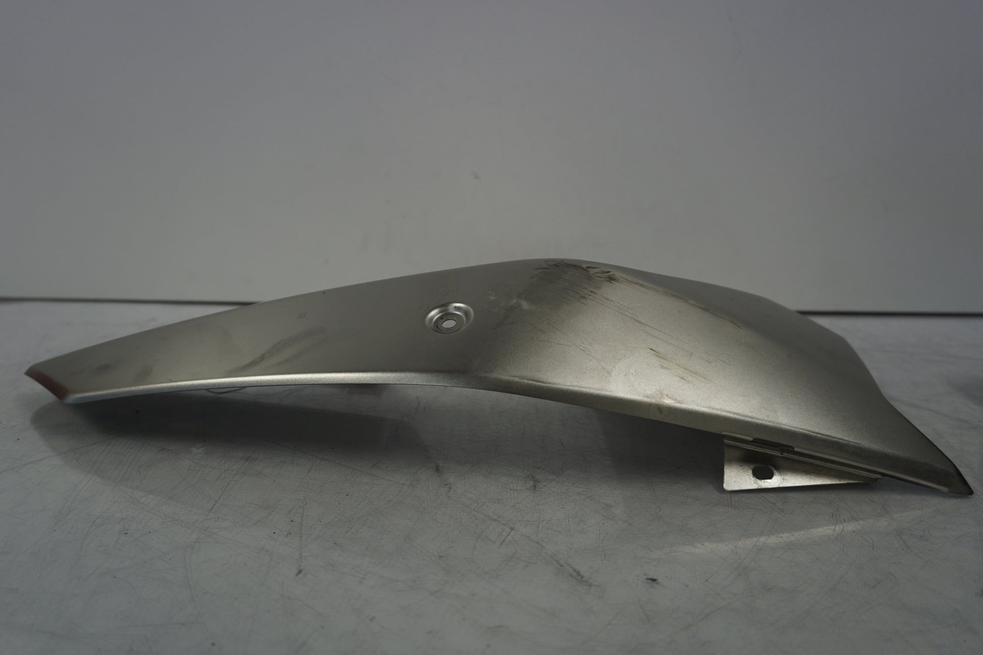 Vänster sida på Magkåpa från en BMW R 1250 RS -2020 motorcykel.