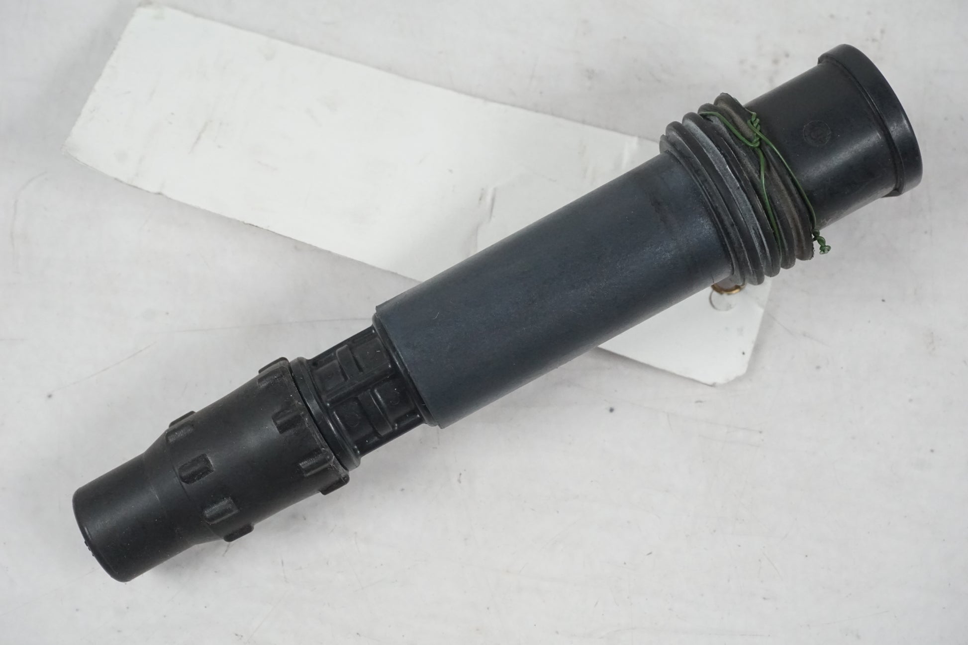 Baksidan på Tändspole från en Triumph Daytona 675 -2009 motorcykel.